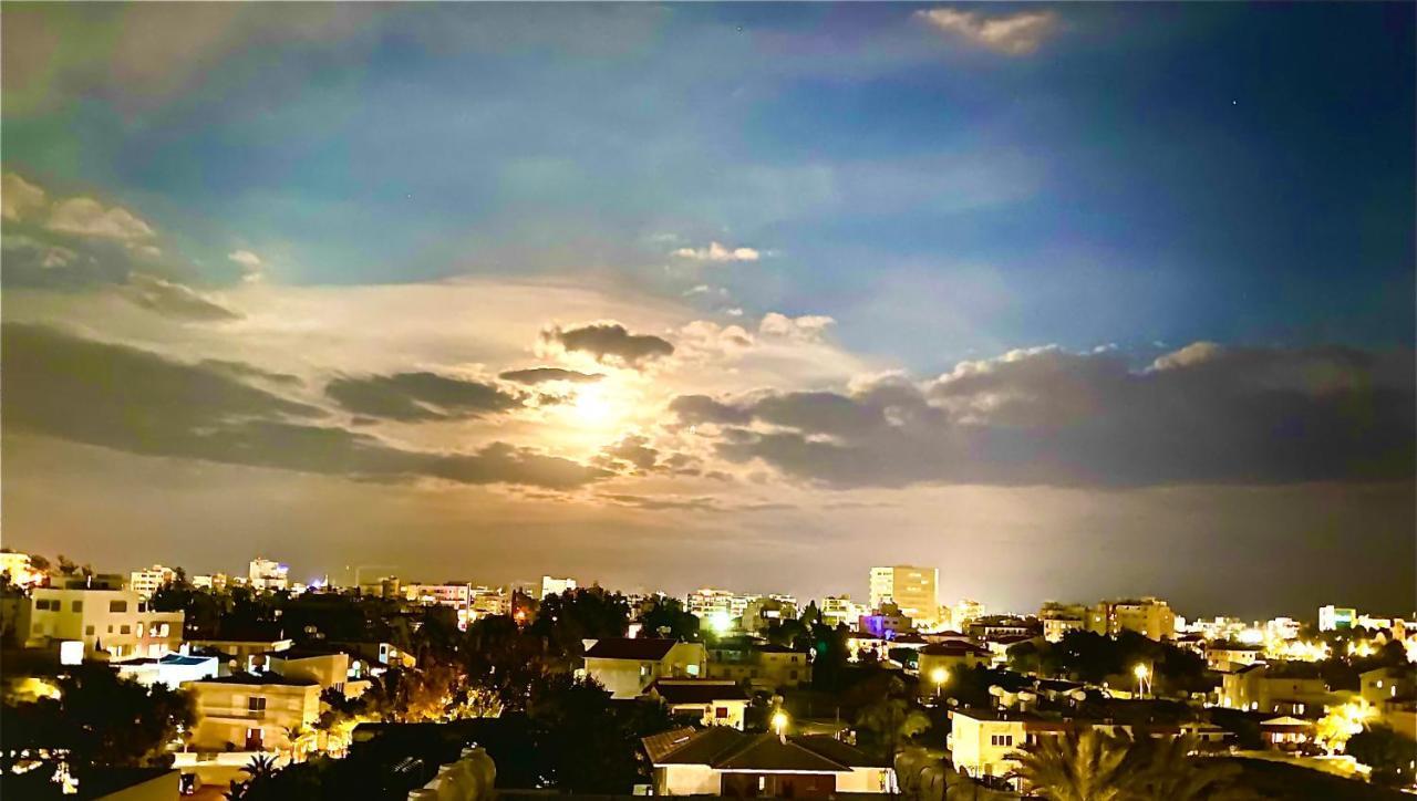 The Penthouse 401 Daire Larnaca Dış mekan fotoğraf